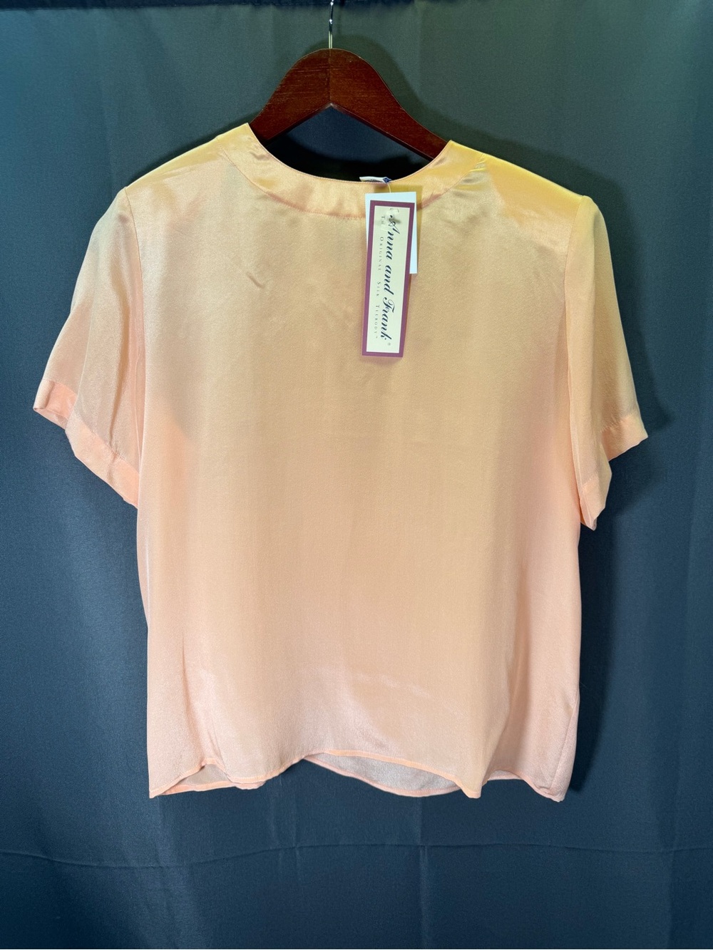 ANNA AND FRANK Peach Salmon 100% Silk Short Sleeve Pullover Blouse Womens S NWT
